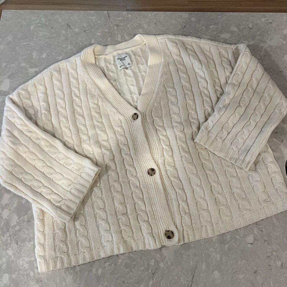 Abercrombie & Fitch Cream Cable Cardigan Size XL